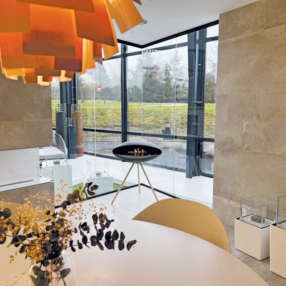 Bioethanol Feuerstelle Espoo Oak im Showroom